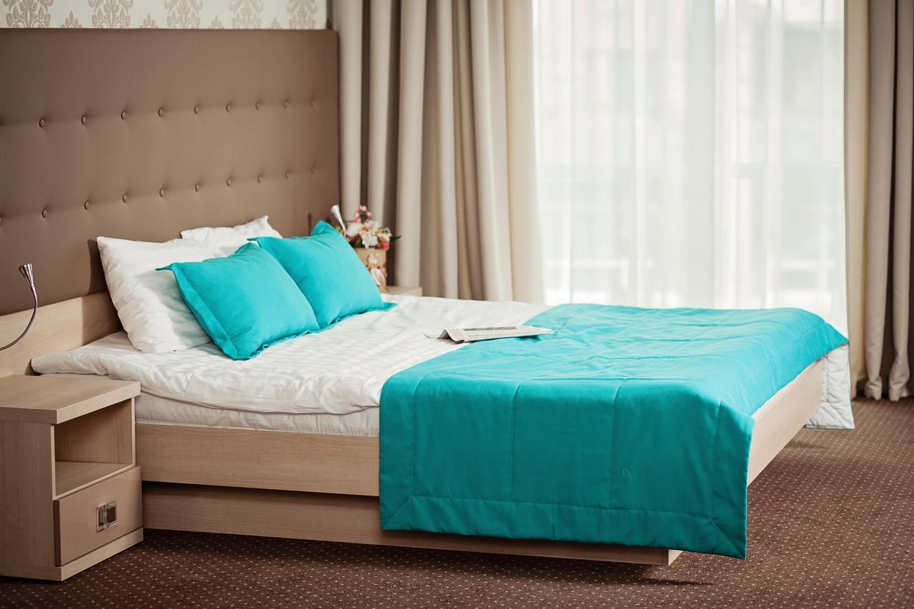 Hotel Versailles Lutsk Luaran gambar
