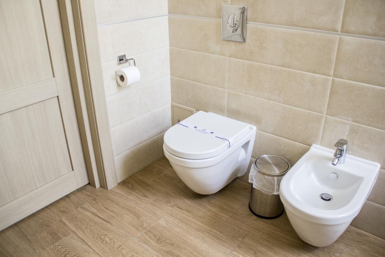 Hotel Versailles Lutsk Luaran gambar