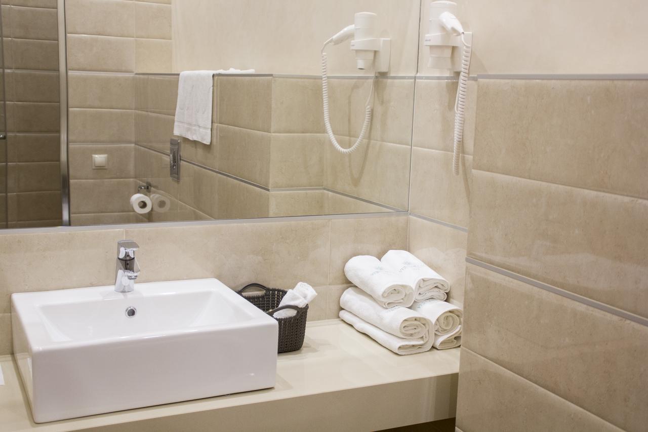 Hotel Versailles Lutsk Luaran gambar